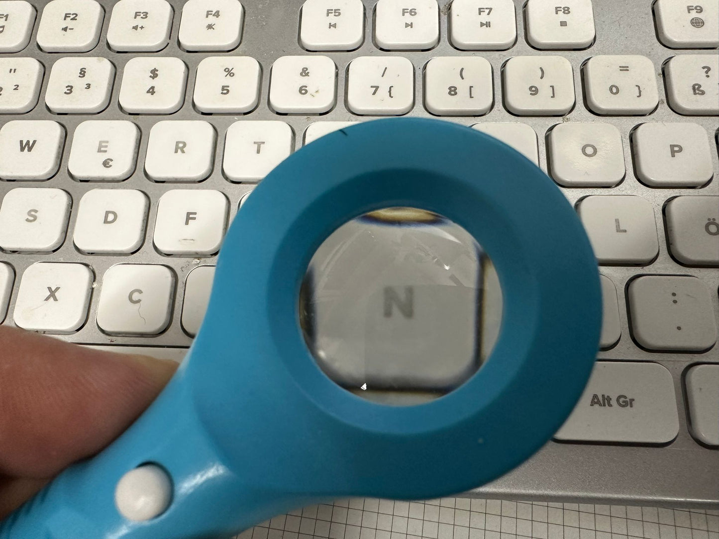 Mini-Lupe TE-B0367 – 15× Vergrößerung 4 LEDs + UV, Taschenformat