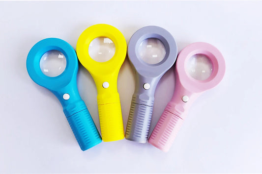 Mini-Lupe TE-B0367 – 15× Vergrößerung 4 LEDs + UV, Taschenformat