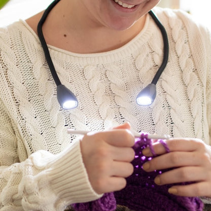 Carson NeckLight NL-10 – Buchlampe & Leselicht zum Umhängen (Schwarz)